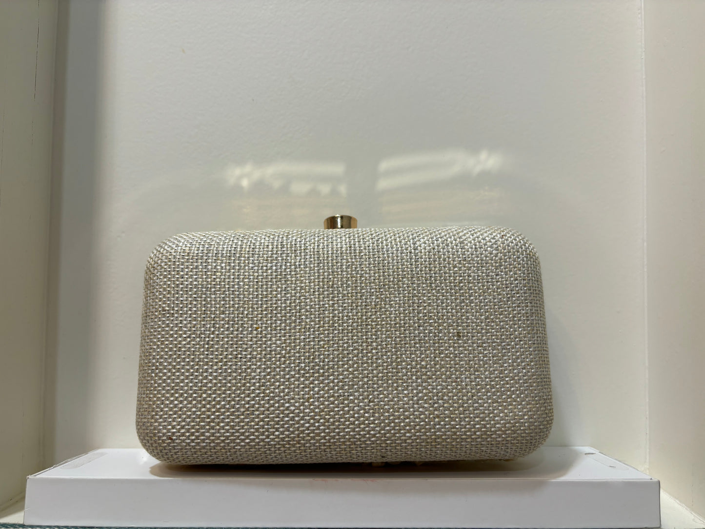 Harshita Shell Clutch- White
