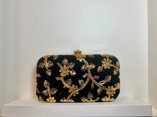 Thread Embroidery Clutch - Black
